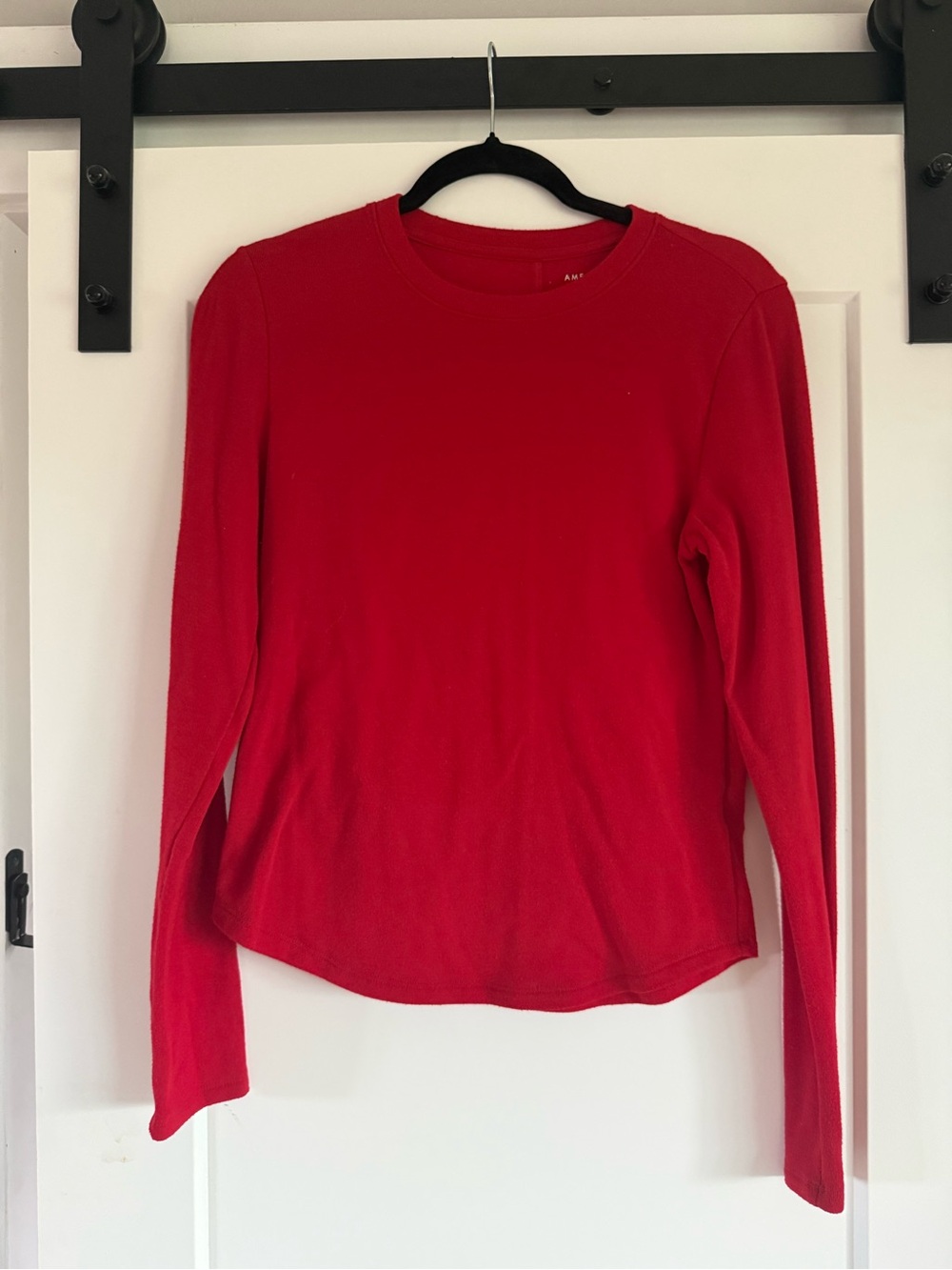 American Eagle Outfitters Red Crewneck Long-Sleeve Tee